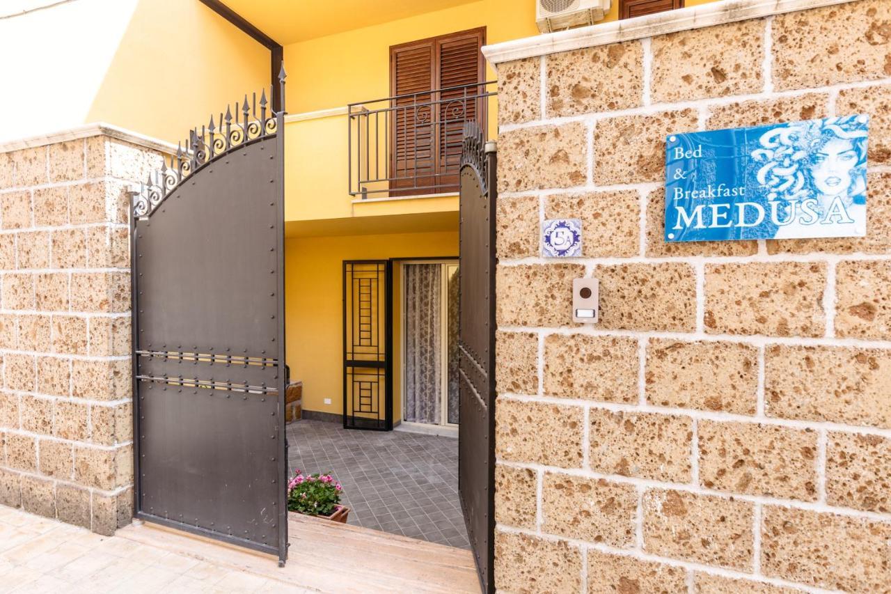 B&B Medusa Santa Flavia Exterior photo